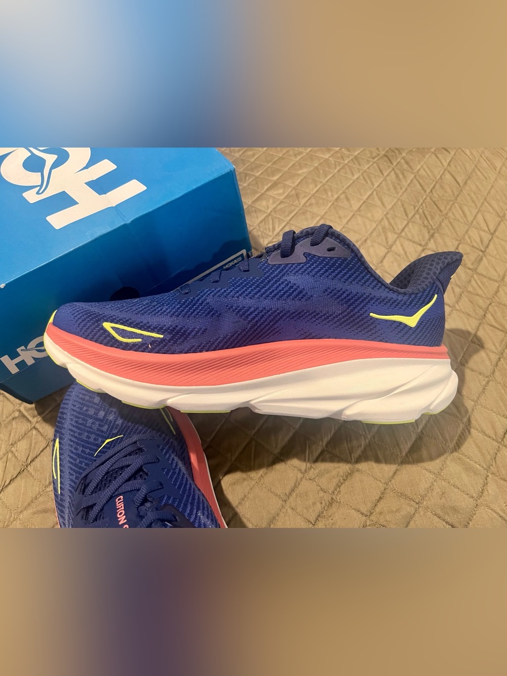 Hoka Women’s Navy & Coral Running Sneakers NWT in box - Picture 3 of 6